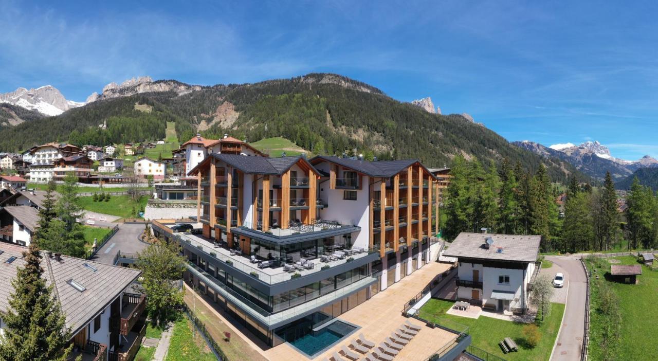 Ciampedie Luxury Alpine Spa Hotel Vigo di Fassa Exterior foto